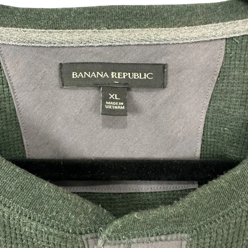 Banana Republic Green‎ Long Sleeve Henley
